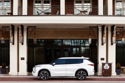 2022 Mitsubishi Outlander 7