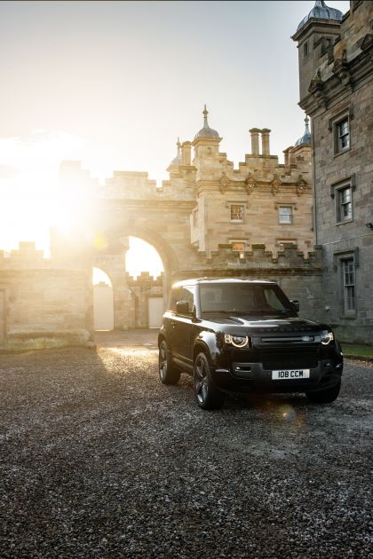 2022 Land Rover Defender 90 V8 1