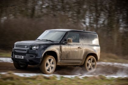 2022 Land Rover Defender 90 V8 11