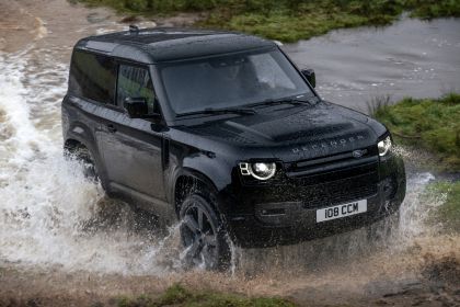 2022 Land Rover Defender 90 V8 12