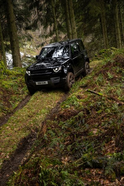 2022 Land Rover Defender 90 V8 16