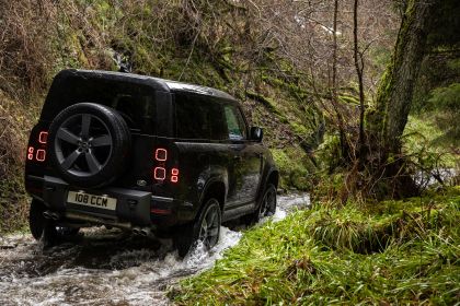 2022 Land Rover Defender 90 V8 17