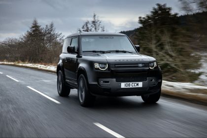 2022 Land Rover Defender 90 V8 25