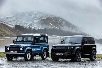 2022 Land Rover Defender 90 V8 42