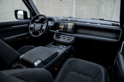 2022 Land Rover Defender 90 V8 61
