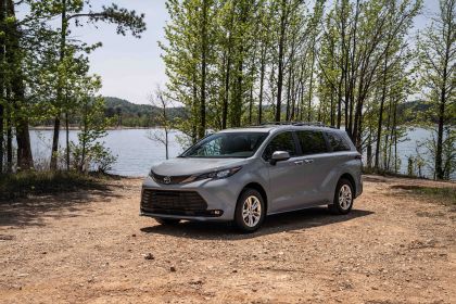 2022 Toyota Sienna Woodland Special Edition 4