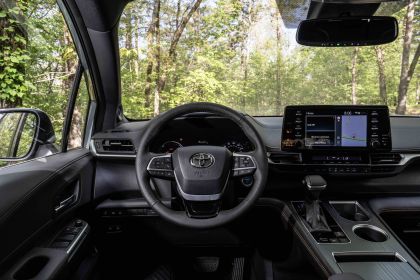 2022 Toyota Sienna Woodland Special Edition 21