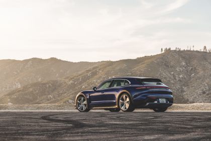 2021 Porsche Taycan Turbo Cross Turismo 6