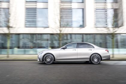 2021 Mercedes-Benz E 220 d - UK version 68