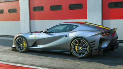 2021 Ferrari 812 Competizione 7