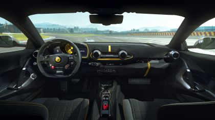 2021 Ferrari 812 Competizione 8
