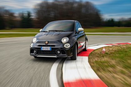 2021 Abarth 695 Esseesse 7