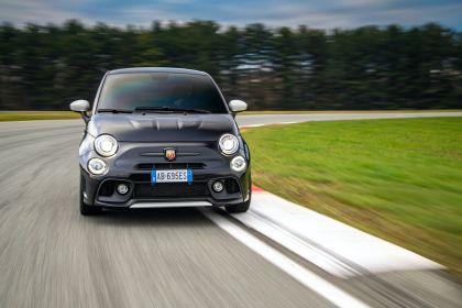 2021 Abarth 695 Esseesse 9