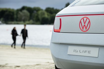 2021 Volkswagen ID. Life concept 66