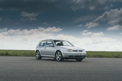 1998 Volkswagen Golf ( IV ) GTI 3-door - UK version 1