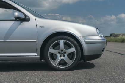 1998 Volkswagen Golf ( IV ) GTI 3-door - UK version 14