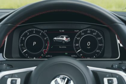 2017 Volkswagen Golf ( VII ) GTI 3-door Performance - UK version 12