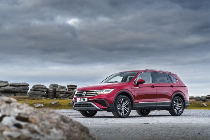 2022 Volkswagen Tiguan Allspace Elegance - UK version 9