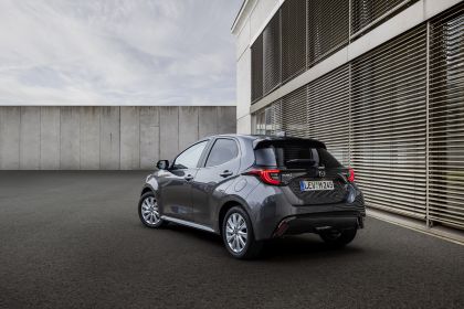 2022 Mazda 2 Hybrid 10