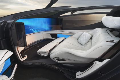 2022 Cadillac InnerSpace Autonomous concept 32