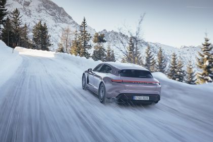 2022 Porsche Taycan Sport Turismo 9