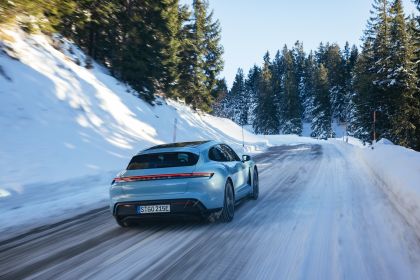 2022 Porsche Taycan 4S Sport Turismo 9