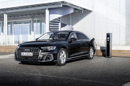 2022 Audi A8 L TFSI e 14