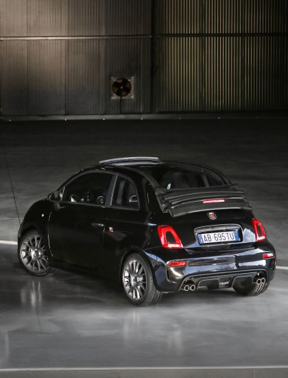 2022 Abarth 695 Turismo 11