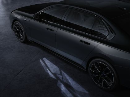 2023 BMW M760e ( G70 ) xDrive 19