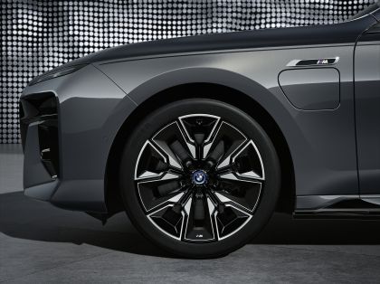 2023 BMW M760e ( G70 ) xDrive 25