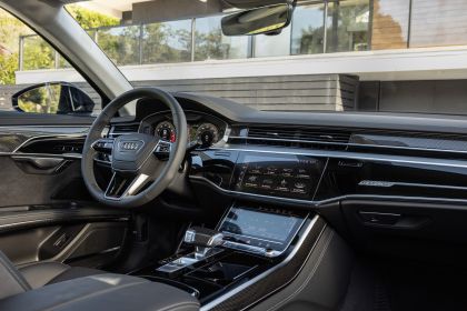 2022 Audi S8 - USA version 62