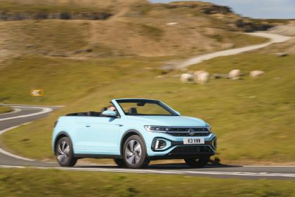 2022 Volkswagen T-Roc cabriolet - UK version 2