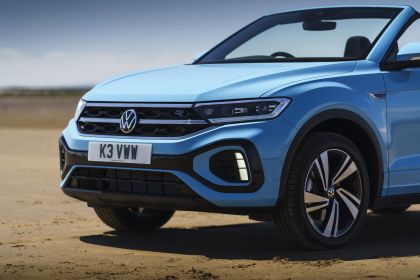 2022 Volkswagen T-Roc cabriolet - UK version 28