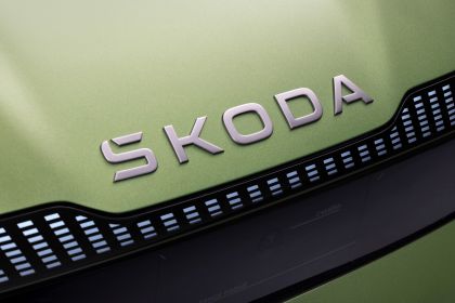 2022 Skoda Vision 7S concept 16