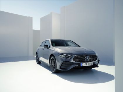 2023 Mercedes-Benz A 250e 3