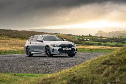 2023 BMW 330e ( G21 ) xDrive touring - UK version 1