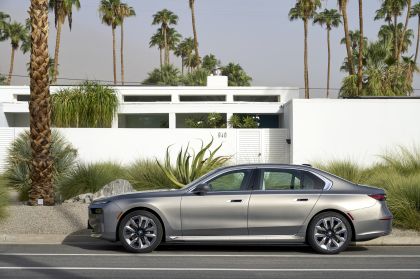 2023 BMW i7 ( G70 ) xDrive60 - USA version 61