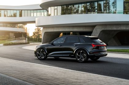 2024 Audi SQ8 e-tron quattro 14