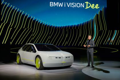 2023 BMW i Vision Dee concept 52