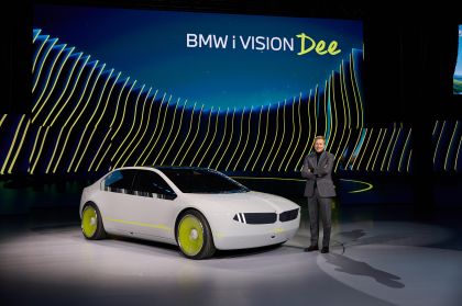 2023 BMW i Vision Dee concept 58