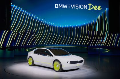 2023 BMW i Vision Dee concept 59