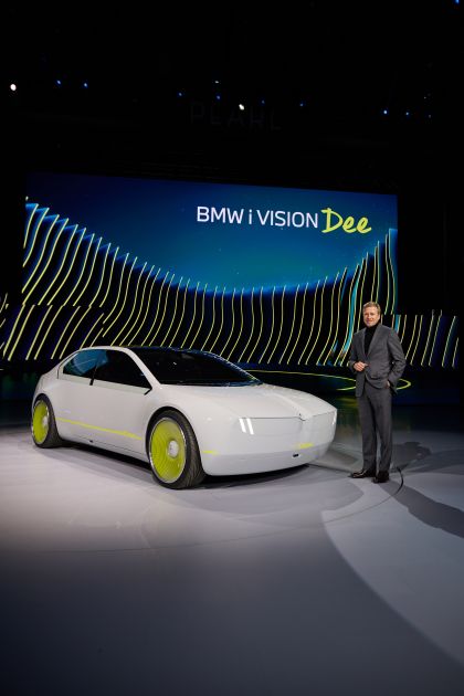 2023 BMW i Vision Dee concept 60