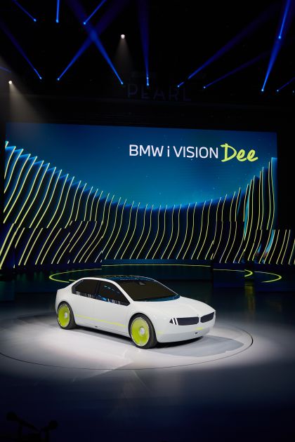 2023 BMW i Vision Dee concept 61