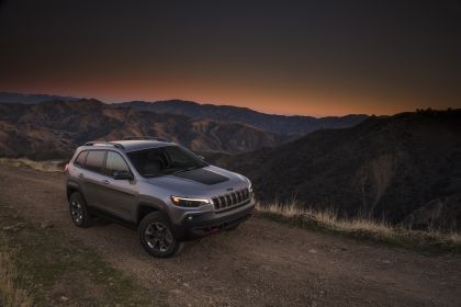 2023 Jeep Compass Trailhawk 1