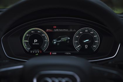 2023 Audi Q5 50 TFSI e quattro - UK version 52