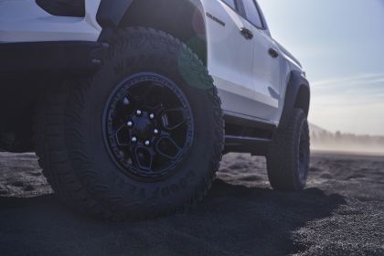 2024 Chevrolet Colorado ZR2 Bison 9