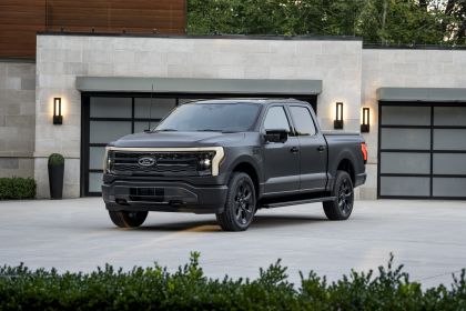 2024 Ford F-150 Lightning Platinum Black 2