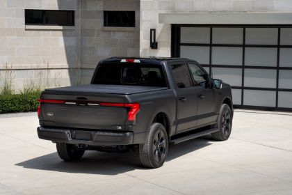 2024 Ford F-150 Lightning Platinum Black 3