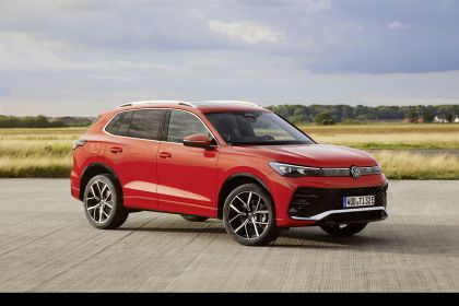 2024 Volkswagen Tiguan Hybrid 5