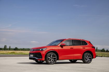 2024 Volkswagen Tiguan Hybrid 10